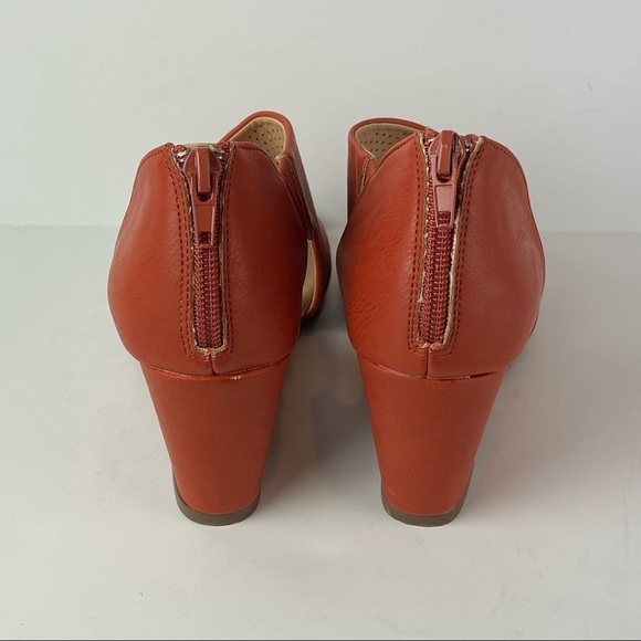 Journee Collection - Women's Aretha Wedge - Picture 9 of 16